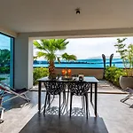 Marina-bay-resort - With Pool - First Line To The Sea 아파트호텔 Sukošan