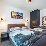 Aparthotel Marina-bay-resort - With Pool - First Line To The Sea 4*