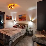 Aparthotel Marina-bay-resort - With Pool - First Line To The Sea