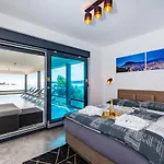 Marina-bay-resort - With Pool - First Line To The Sea 4*