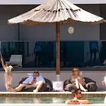 Marina-bay-resort - With Pool - First Line To The Sea Aparthotel