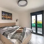 Aparthotel Marina-bay-resort - With Pool - First Line To The Sea 4*