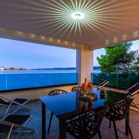 アパートホテル Marina-bay-resort - With Pool - First Line To The Sea
