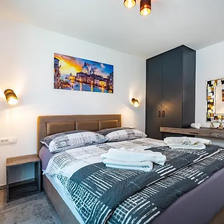 מלון דירות Marina-bay-resort - With Pool - First Line To The Sea 4*