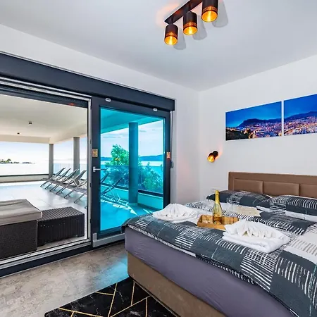 Marina-bay-resort - With Pool - First Line To The Sea 4*