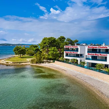 アパートホテル Marina-bay-resort - With Pool - First Line To The Sea Sukošan