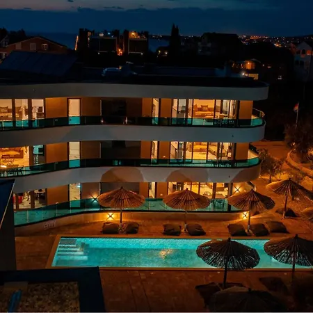 アパートホテル Marina-bay-resort - With Pool - First Line To The Sea