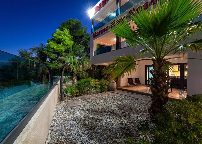 Marina-bay-resort - With Pool - First Line To The Sea Hotel apartamentowy