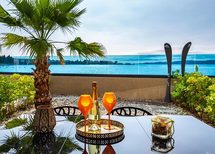 Marina-bay-resort - With Pool - First Line To The Sea