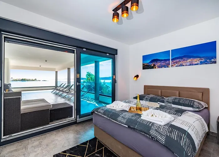 Marina-bay-resort - With Pool - First Line To The Sea 4*