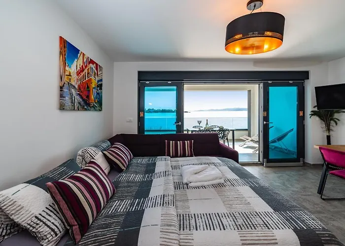 Marina-bay-resort - With Pool - First Line To The Sea Hotel apartamentowy 4*