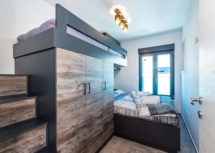 Marina-bay-resort Aparthotel 4*