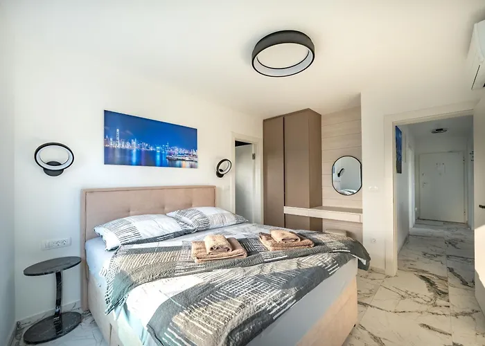 Hotel apartamentowy Marina-bay-resort - With Pool - First Line To The Sea Sukošan