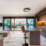 Appart hôtel Marina-bay-resort - With Pool - First Line To The Sea 4*