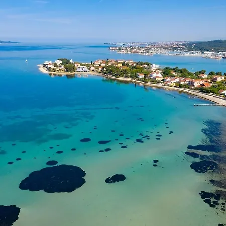 Апарт-отель Marina-bay-resort 4*