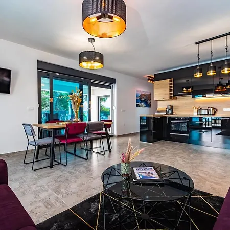 Marina-bay-resort Aparthotel Sukošan