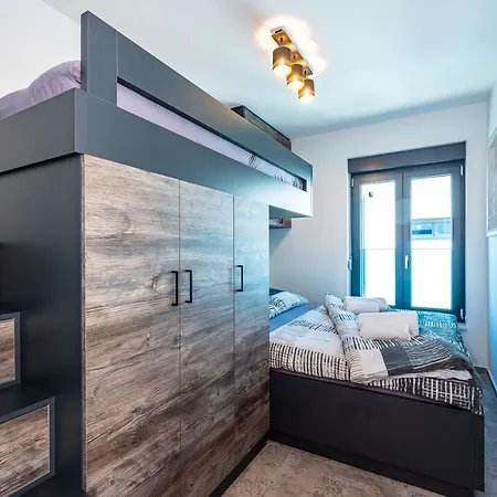 Marina-bay-resort Aparthotel 4*