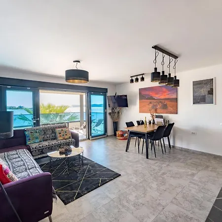 Marina-bay-resort Sukosan