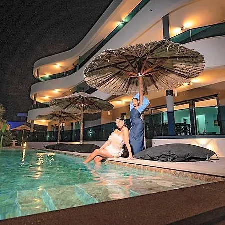 公寓式酒店 Marina-bay-resort - With Pool - First Line To The Sea