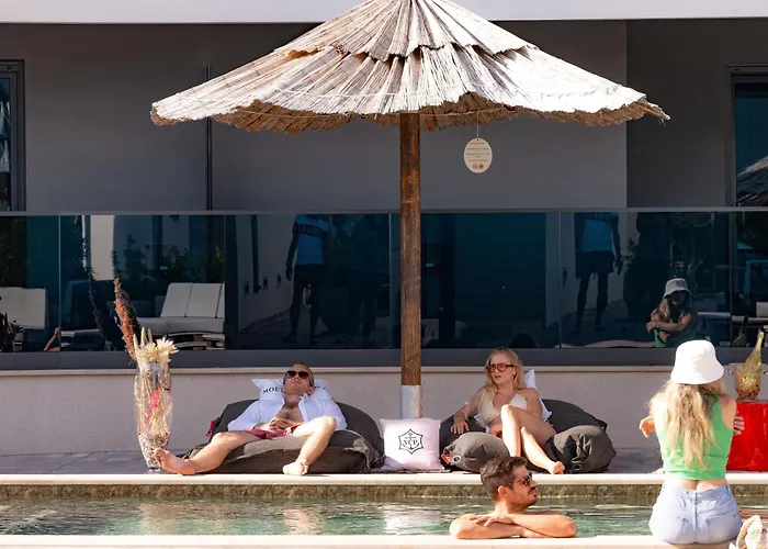 Marina-bay-resort - With Pool - First Line To The Sea Apart Otel