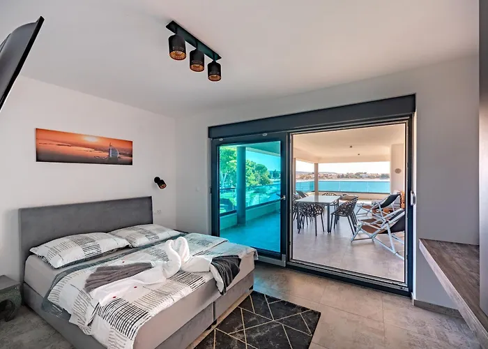 Marina-bay-resort - With Pool - First Line To The Sea Apart Otel 4*